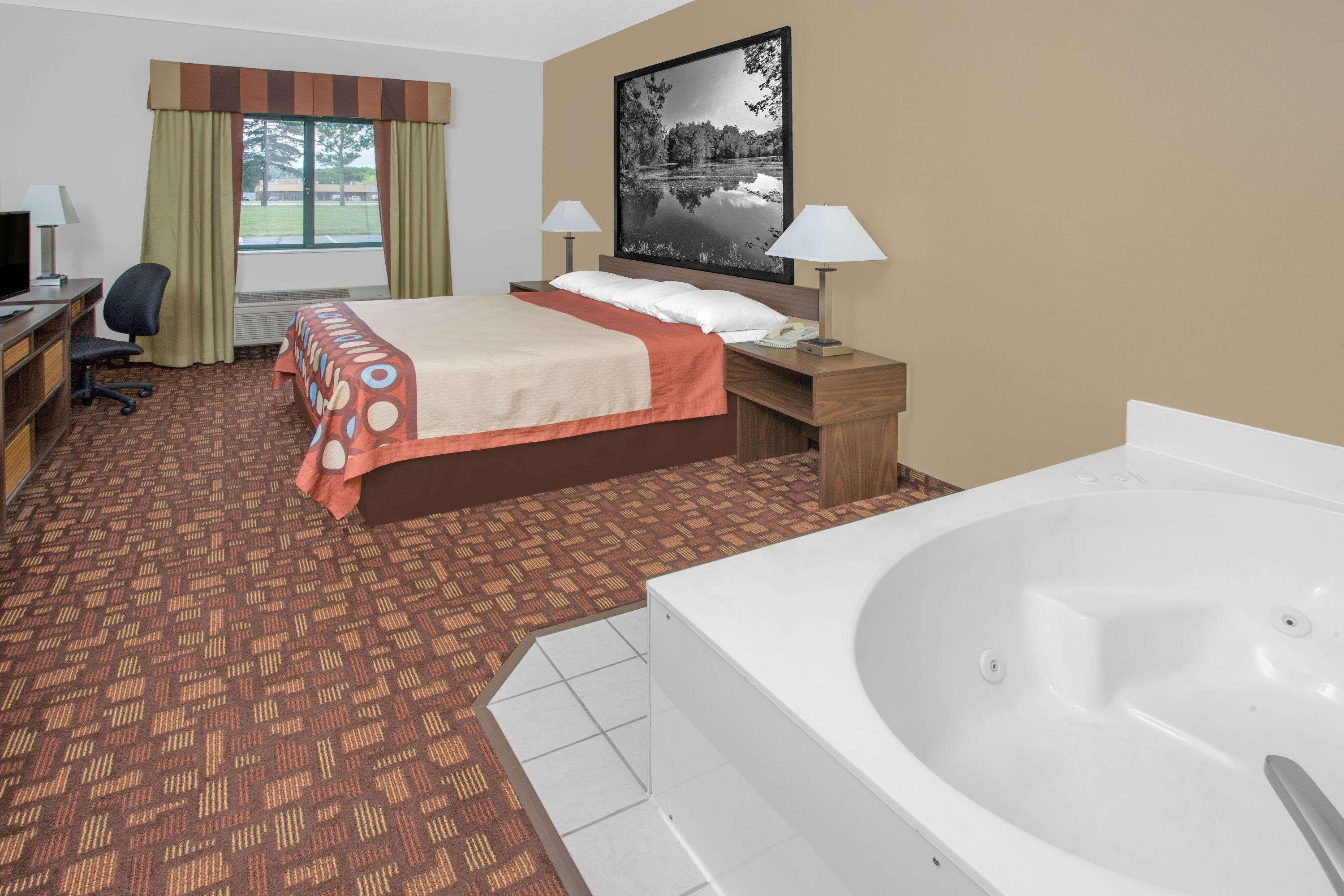 Super 8 By Wyndham Three Rivers Buitenkant foto